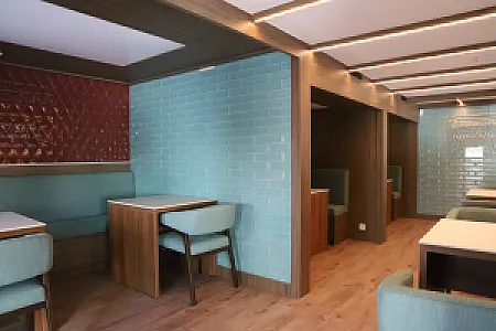 Zui Food & Bar