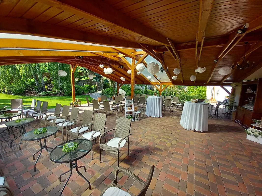 Árnyas Panzió és Rendezvényközpont