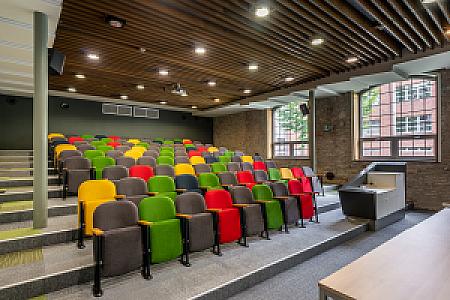 D épület - Üvegcsarnok