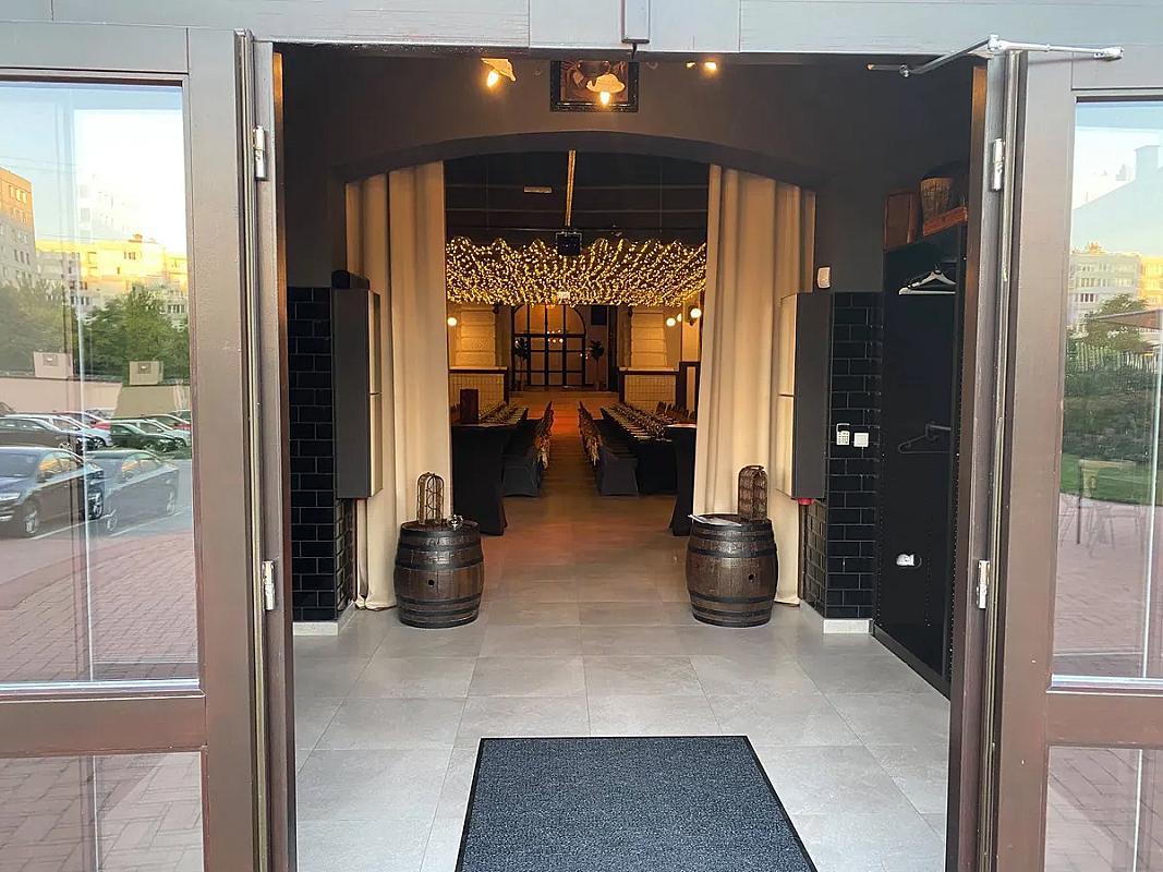 François díszterem