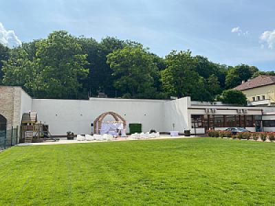 François díszterem