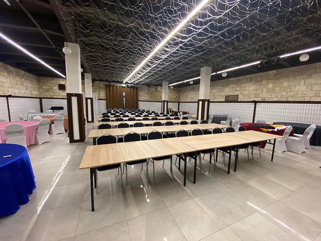 François díszterem