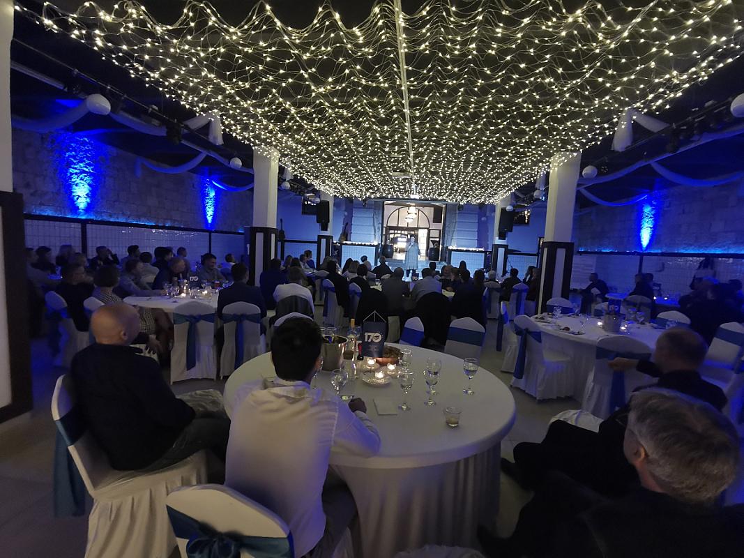 François díszterem