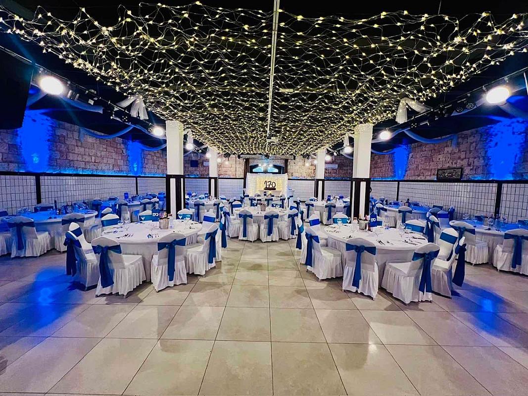 François díszterem