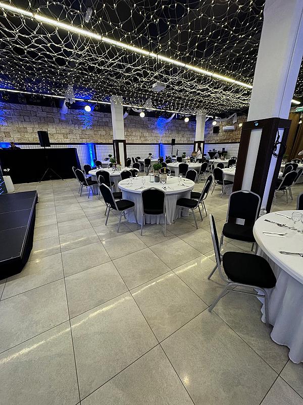 François díszterem