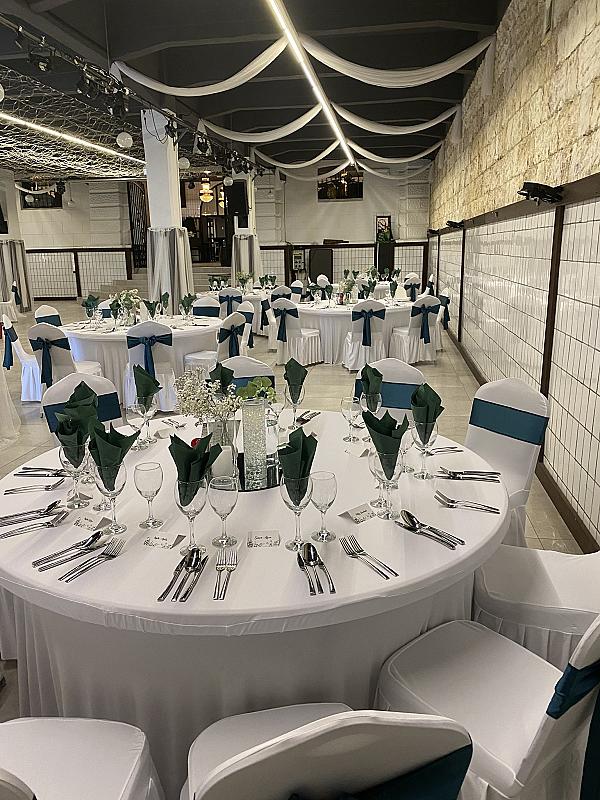 François díszterem