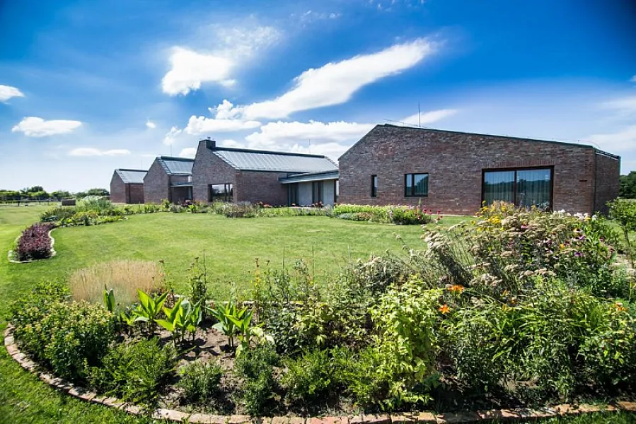 Öregtölgy Farm