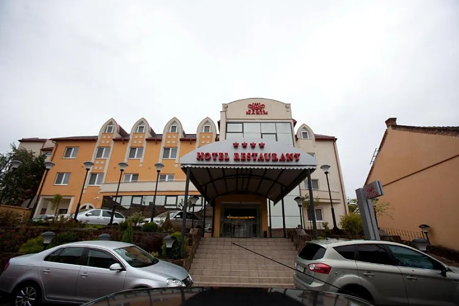 Maxim Hotel