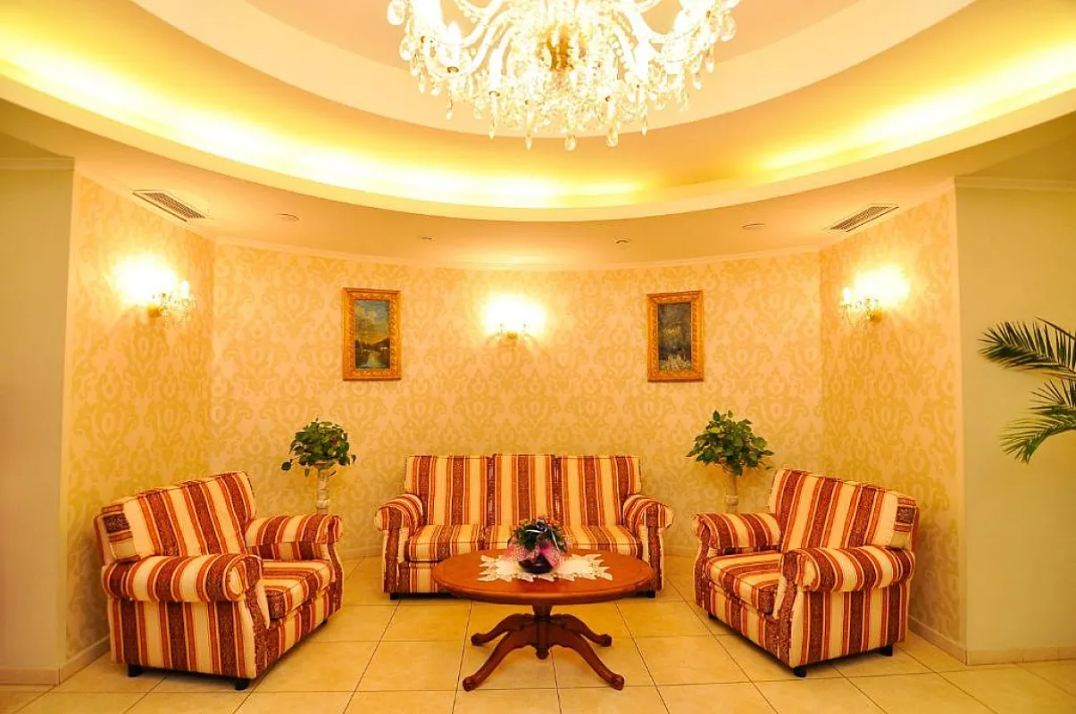 Maxim Hotel