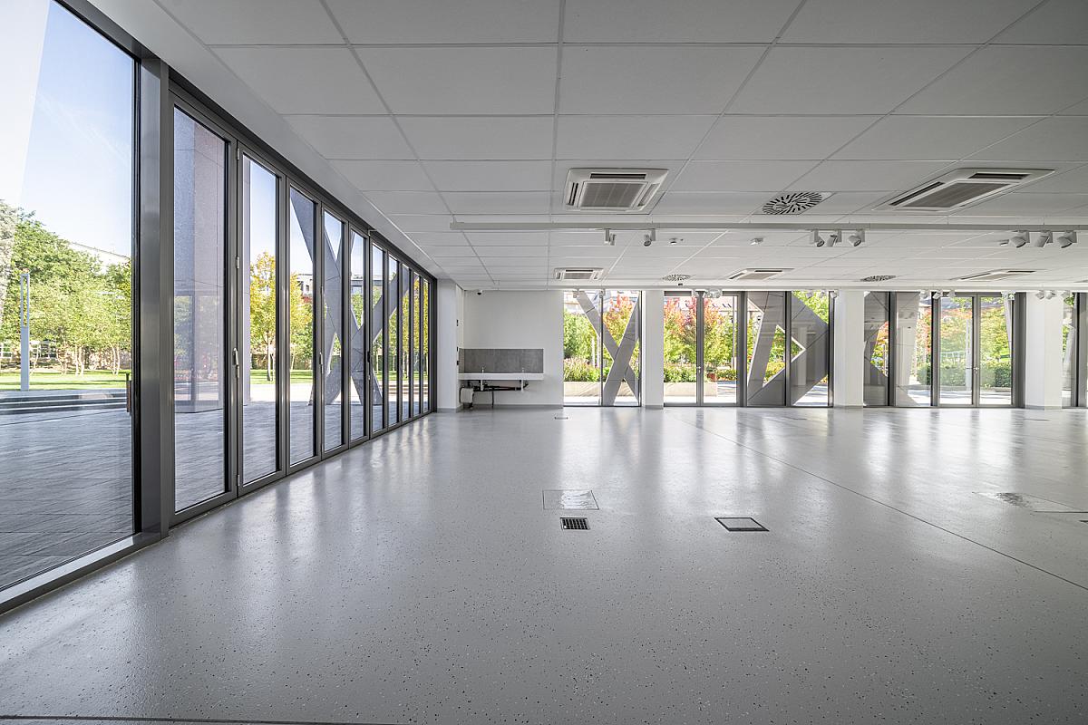 G épület - Fogadó