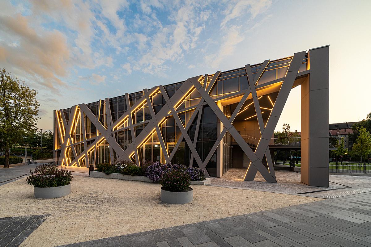 G épület - Fogadó