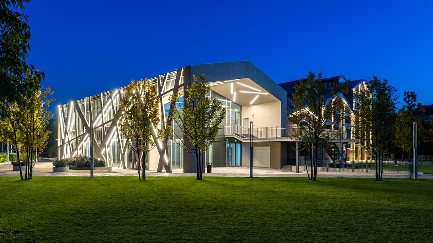 G épület - Fogadó