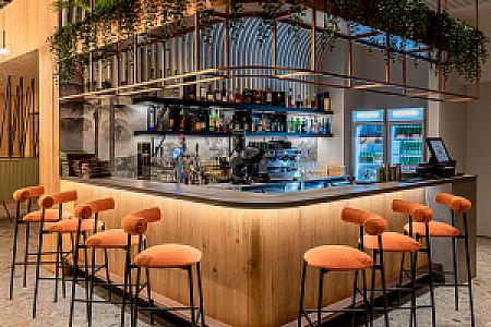 REED Luxury Hotel & Bistro