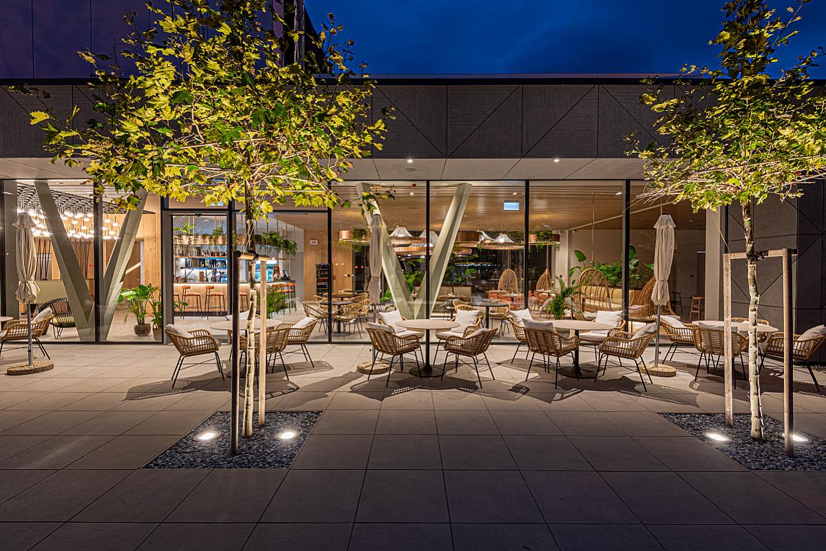 REED Luxury Hotel & Bistro