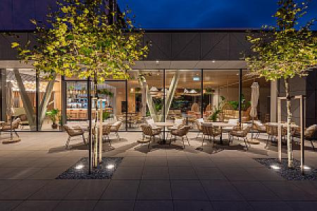 REED Luxury Hotel & Bistro