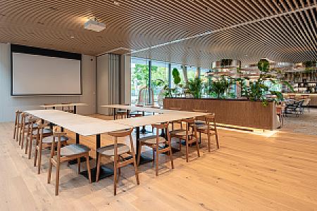 REED Luxury Hotel & Bistro