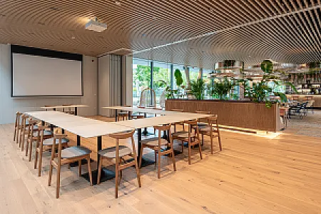 REED Luxury Hotel & Bistro