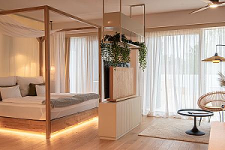 REED Luxury Hotel & Bistro