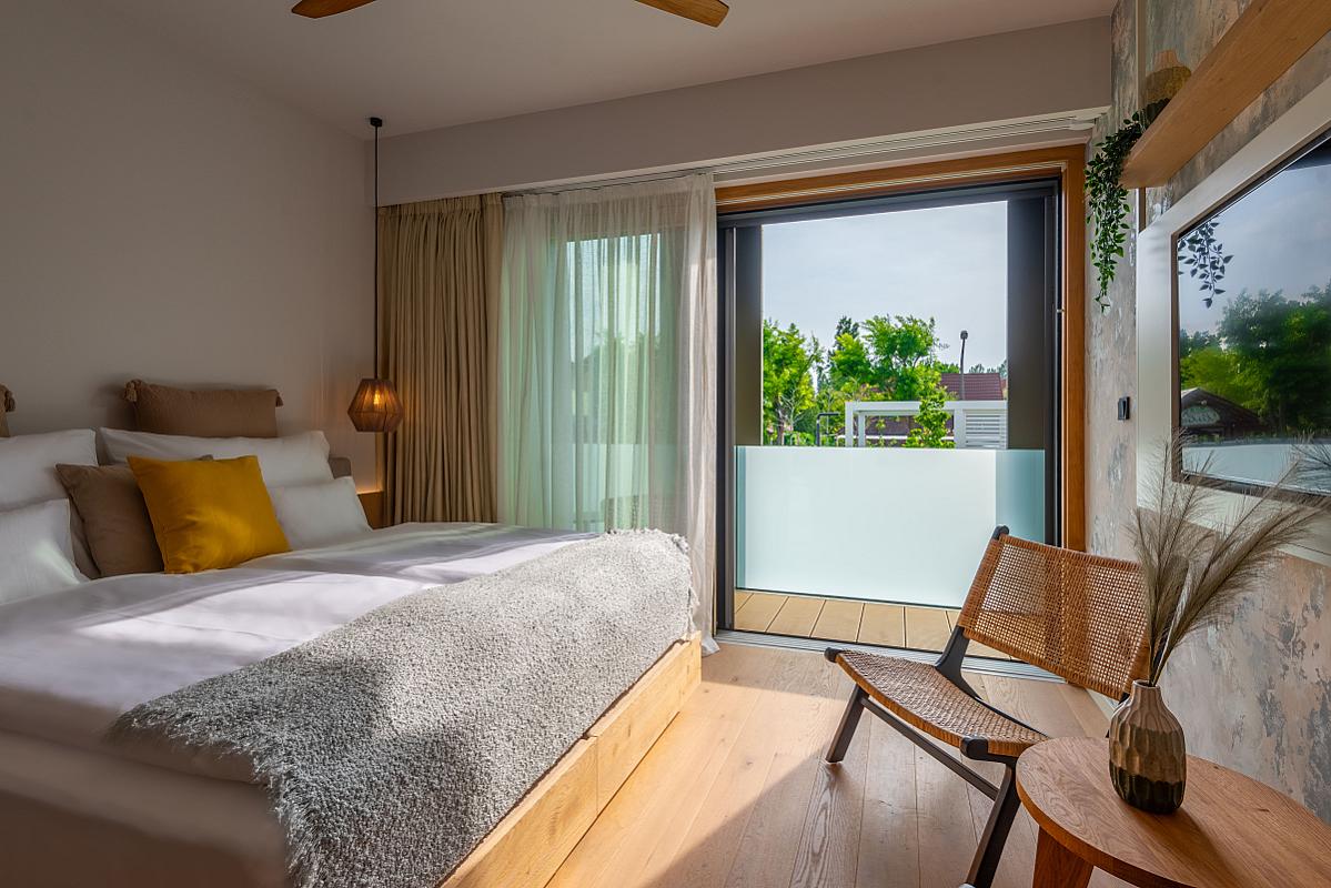 REED Luxury Hotel & Bistro