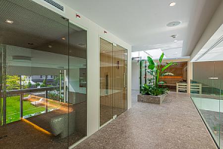 REED Luxury Hotel & Bistro