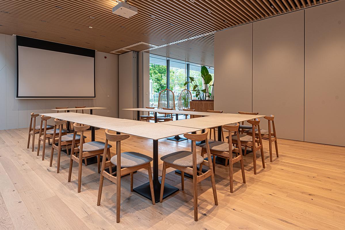 REED Luxury Hotel & Bistro konferenciaterem