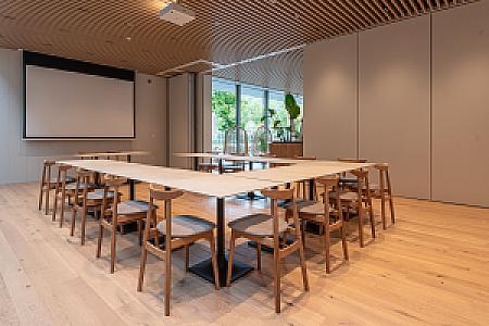 REED Luxury Hotel & Bistro konferenciaterem